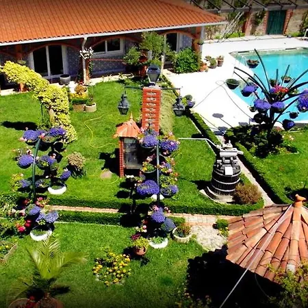 House With 2 Bedrooms In With Shared Pool Furnished Balcony And Wifi 600 M From The Beach *
