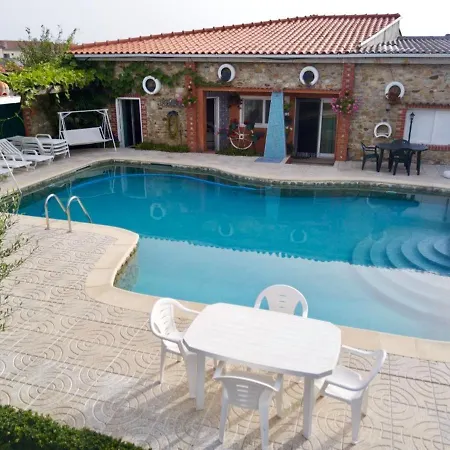 Сasa de vacaciones House With 2 Bedrooms In With Shared Pool Furnished Balcony And Wifi 600 M From The Beach Apúlia